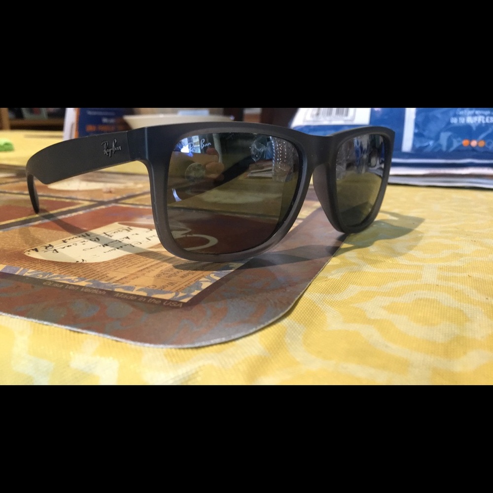 Men Raybans